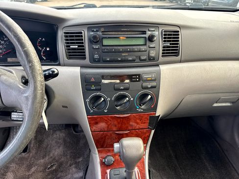 Used 2005 Toyota Corolla CE image 10