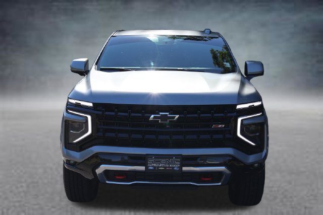 Used 2025 Chevrolet Suburban Z71 w/ Comfort Package AWD/4WD image 29