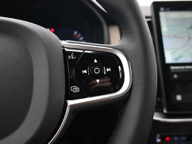 New 2026 Volvo XC90 B6 Plus w/ Protection Package Premier AWD/4WD image 25