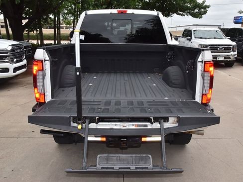 Used 2018 Ford F250 Limited w/ FX4 Off-Road Package AWD/4WD image 39