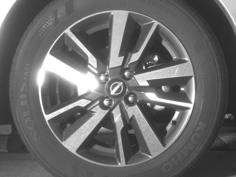Used 2025 Nissan Versa SV FWD image 13
