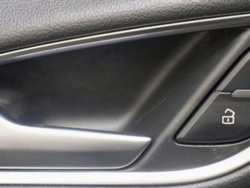 Used 2017 Audi Q3 2.0T Prestige w/ Prestige Package image 34