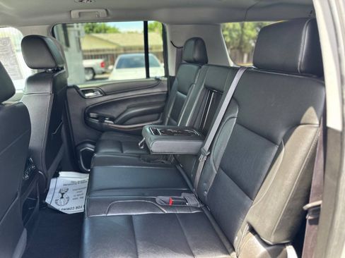 Used 2017 Chevrolet Suburban LT RWD image 22