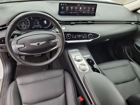 Used 2025 Genesis GV70 2.5T image 8