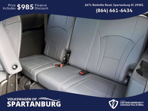 Used 2024 Buick Enclave Essence image 15