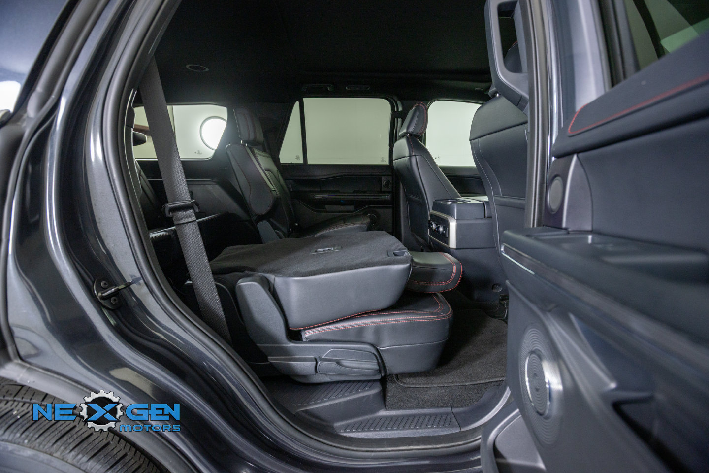 Used 2024 Ford Expedition Limited AWD/4WD image 40