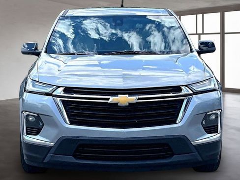 Used 2023 Chevrolet Traverse LS FWD image 4
