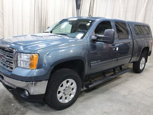 Used 2012 GMC Sierra 2500 SLE w/ SLE Preferred Package image 4