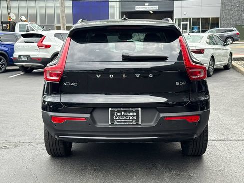 Certified 2026 Volvo XC40 B5 Plus AWD/4WD image 3