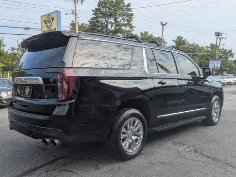 Used 2021 GMC Yukon XL Denali AWD/4WD image 7