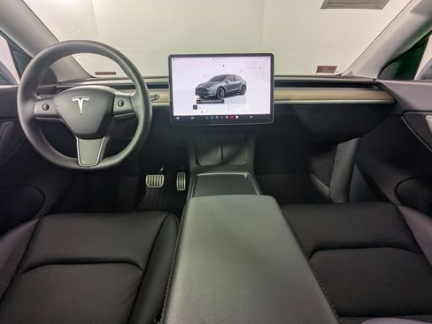 Used 2022 Tesla Model Y Performance image 5