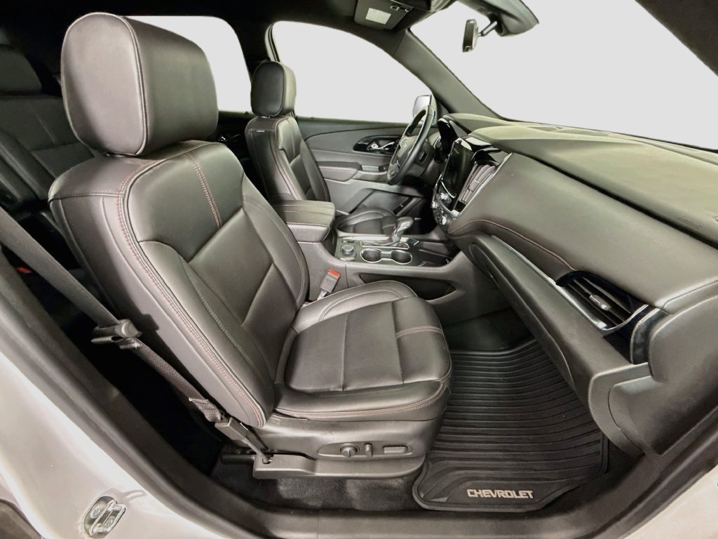 Used 2023 Chevrolet Traverse RS FWD image 29