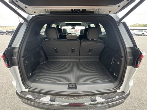 New 2026 GMC Acadia Denali Ultimate w/ LPO, Floor Liner Package image 21
