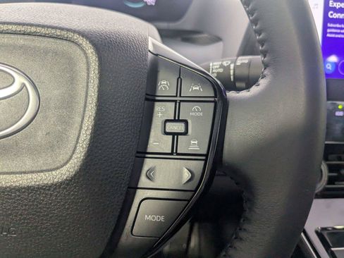 Used 2024 Toyota bZ4X FWD image 20
