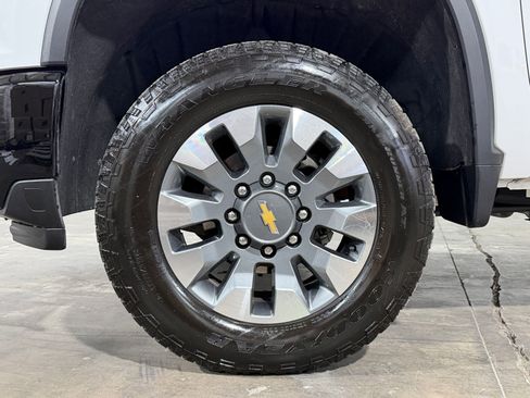 Used 2025 Chevrolet Silverado 2500 Custom w/ Custom Value Package AWD/4WD image 10