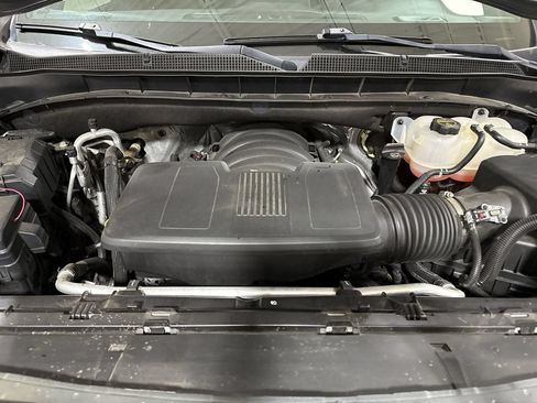 Used 2022 Chevrolet Suburban Z71 w/ Z71 Off-Road Package AWD/4WD image 27