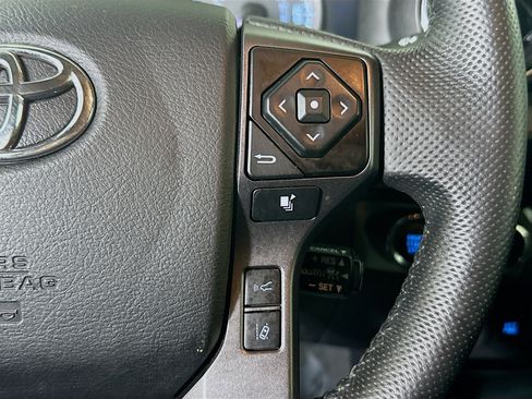 Used 2022 Toyota Tacoma TRD Sport w/ TRD Premium Sport Package AWD/4WD image 17