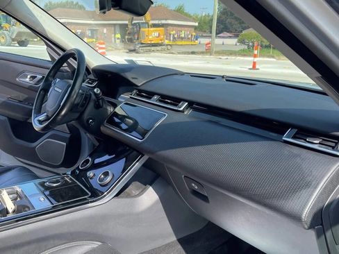 Used 2018 Land Rover Range Rover Velar S image 25