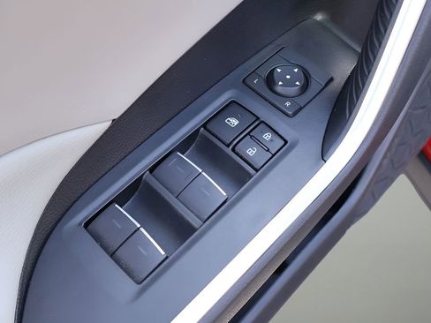 Used 2024 Toyota RAV4 XLE w/ Convenience Package FWD image 10