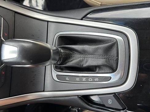 Used 2018 Ford Edge SEL w/ Equipment Group 201A AWD/4WD image 17