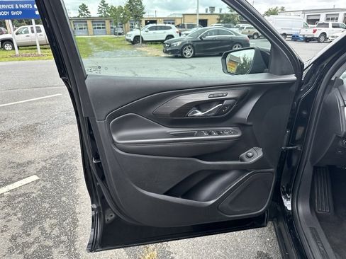 Used 2021 GMC Terrain SLT image 13