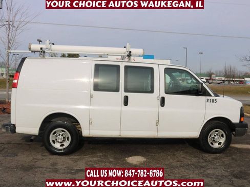 Used 2017 GMC Savana 2500 RWD image 4