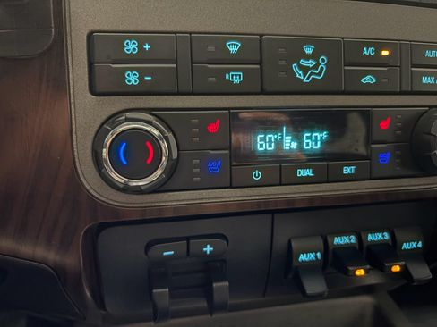 Used 2012 Ford F250 Lariat w/ Camper Pkg AWD/4WD image 15