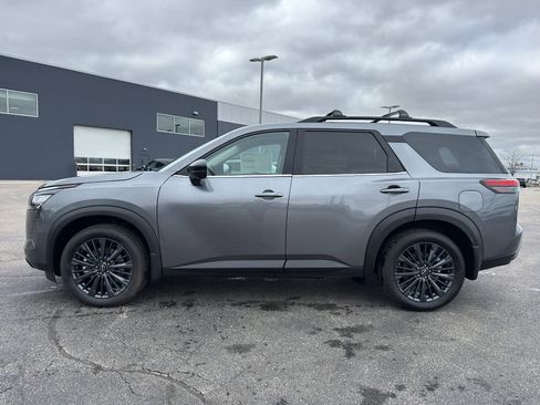 New 2026 Nissan Pathfinder SL image 6