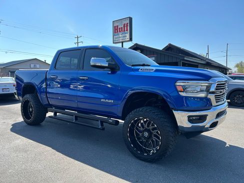 Used 2019 RAM 1500 Laramie AWD/4WD image 1
