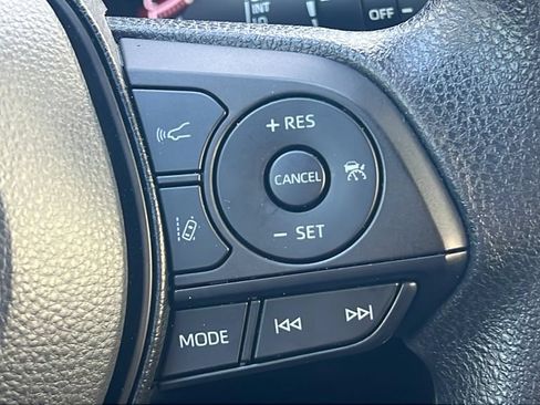 Certified 2025 Toyota RAV4 XLE FWD image 21