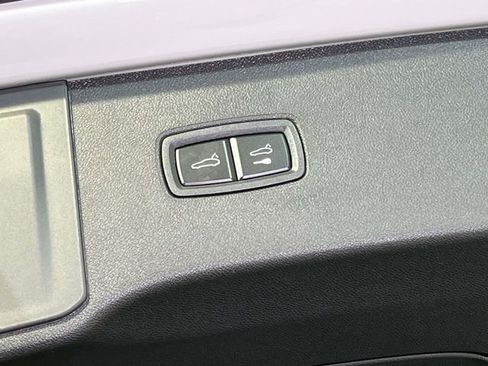 New 2026 Porsche Cayenne image 20