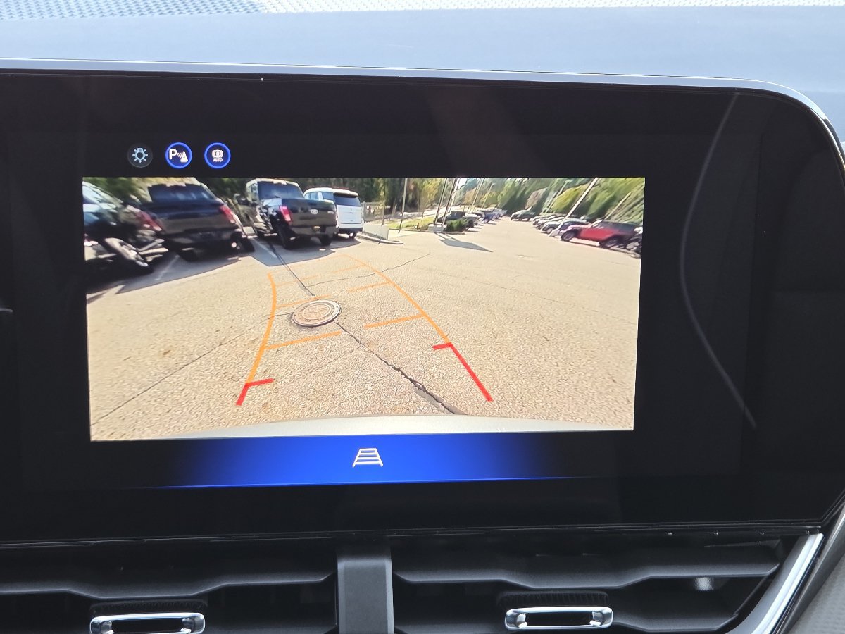 New 2027 Chevrolet Equinox LT w/ Convenience Package II AWD/4WD image 9