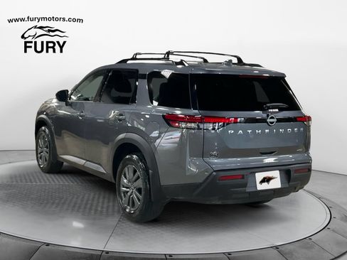 Used 2025 Nissan Pathfinder SV AWD/4WD image 6
