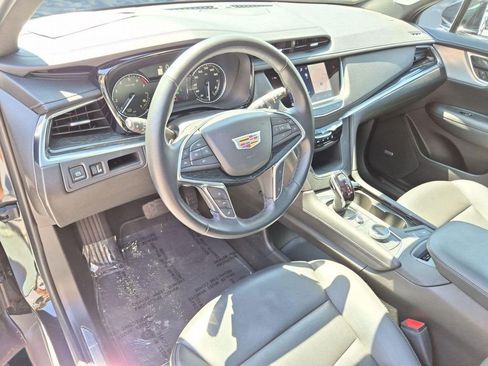 Certified 2023 Cadillac XT5 Premium Luxury FWD image 2