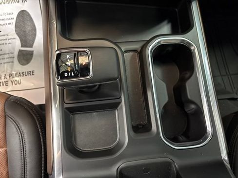 Used 2024 Chevrolet Silverado 1500 High Country w/ High Country Premium Package AWD/4WD image 28
