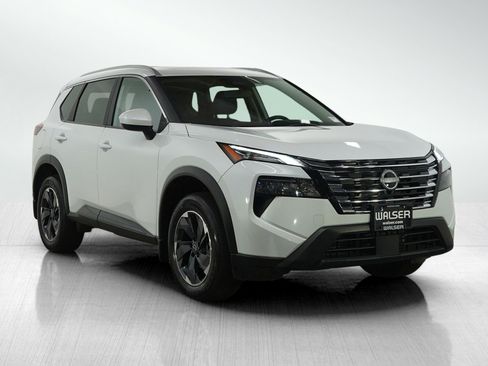 Used 2024 Nissan Rogue SV w/ SV Premium Package image 7