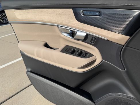 New 2027 Volvo XC90 B6 Plus AWD/4WD image 14