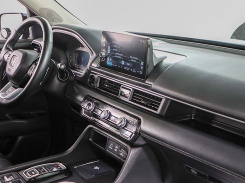 Used 2025 Honda Pilot Elite image 27