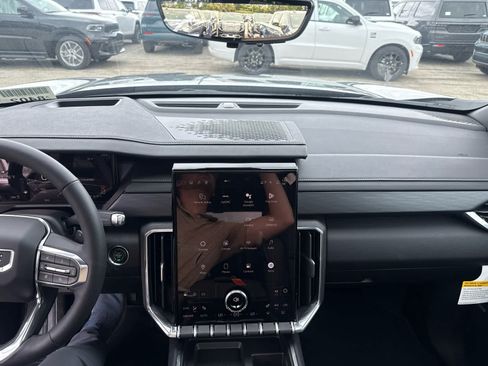 New 2026 GMC Acadia Elevation w/ Elevation Premium Package AWD/4WD image 17