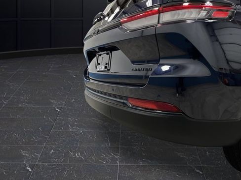 Used 2024 Jeep Grand Cherokee Limited w/ Black Appearance Package image 36