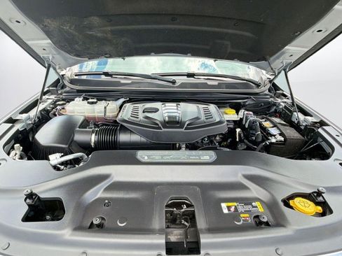 Used 2023 Jeep Wagoneer Series III w/ Preferred Equipment Group AWD/4WD image 29