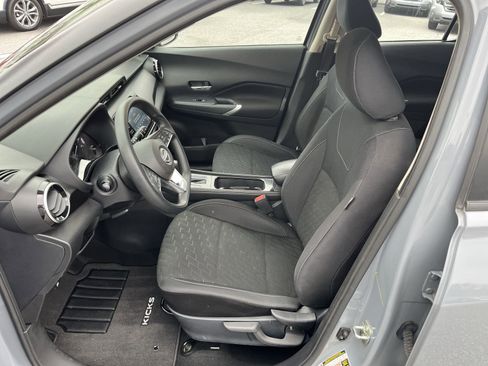 Used 2023 Nissan Kicks SV image 14