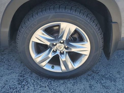 Used 2015 Toyota Highlander Limited Platinum AWD/4WD image 34