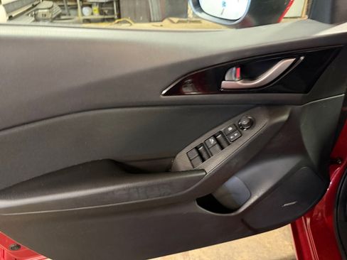 Used 2015 MAZDA MAZDA3 i Touring w/ Technology Package image 35