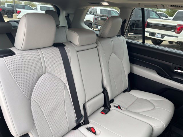 Used 2026 Toyota Grand Highlander FWD image 22