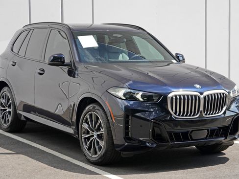 Used 2024 BMW X5 xDrive50e w/ M Sport Package AWD/4WD image 59