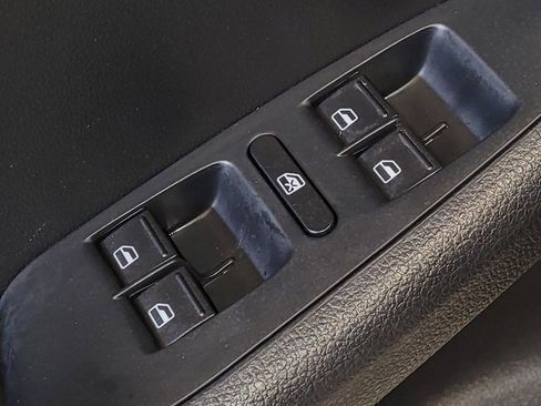 Used 2018 Volkswagen Jetta Sport FWD image 27