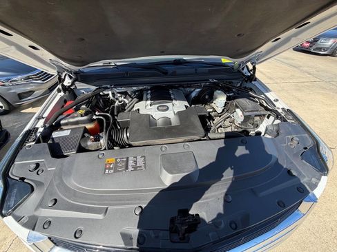 Used 2016 Cadillac Escalade Luxury image 8