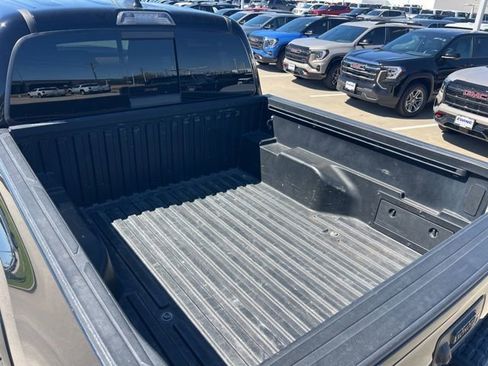 Used 2020 Toyota Tacoma SR5 image 5