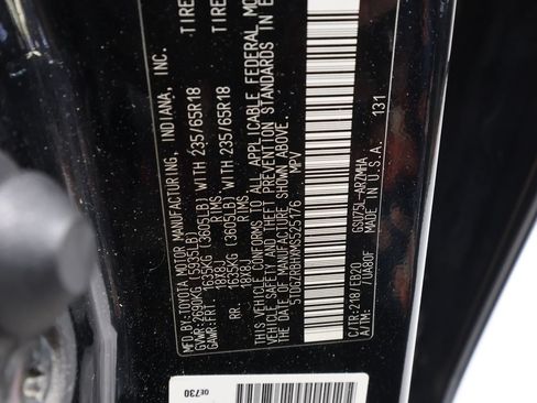Used 2021 Toyota Highlander XLE AWD/4WD image 21